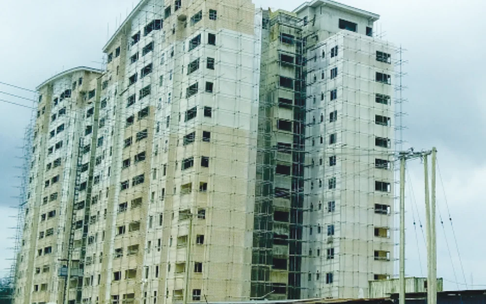 Rainbow Town Estate (15 Floors)